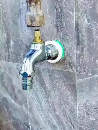 #上热门话题家里一定要备上一个这 样的双头断丝取出器,别看它小,但是作用很大,平时 家里的水龙头、三角阀或者其它地方的螺丝不小心拧断了,用它就可以轻松取出来,而且操作简单,断丝取出器#高性能实用工具