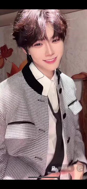 好看的小舞蹈#何秋亊 #何铮