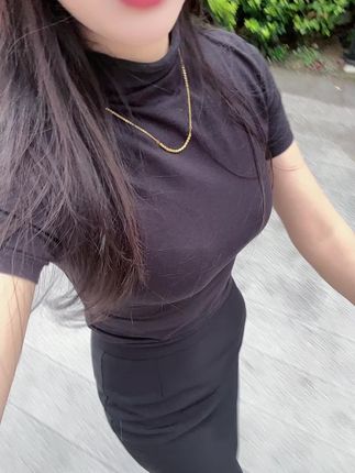 一个女人最美的样子,不是相夫教子,不是素面朝天,不是老实听话,不是乖巧省钱!而是要 冷暖自知,坚韧独立,真诚善良,缱绻决绝#情感 #情感共鸣 #致所有女人 #做一个精致优雅的女人 #下雨天