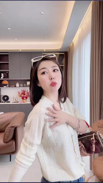 朵拉【结梦星辰】绵羊毛开衫2026年春季新款V领纯色毛衣外套363659994#微胖身材早春也要穿得漂亮 #出游一周穿搭不重样 #春天穿出红人搭配时髦感 #早春开学穿搭分享 @DOU+上热门