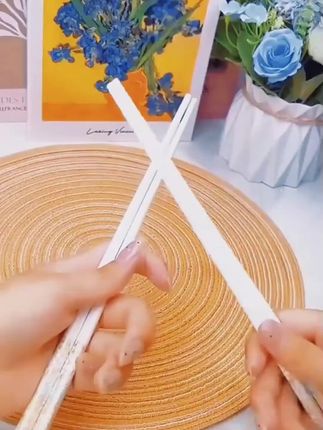 #上热门#妙得景德镇陶瓷筷子 夹菜不打滑 健康环保,耐高温可放消毒柜#陶瓷筷子 #强烈推荐