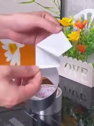 厨房一定要贴上这个铝箔贴纸,防水防油又防火,䂤鬲温,打扫卫生也方便,#好物推荐。#铝箔贴纸。