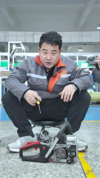 一分钟不到教会你如何检查油锯飞车的原因 #欧欧动力 #园林工具 #油锯 #知识科普 #油锯维修
