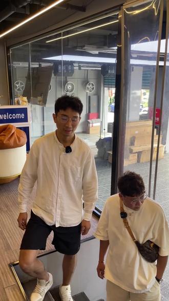 淡淡的奶黄色,又奶又盐质感十足!#特斯拉 #泉州特斯拉 #特斯拉升级