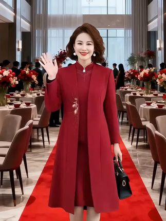 #话题热门榜 喜妈妈秋冬季婚宴装礼服两件套#优雅气质 #婚礼妈妈礼服 #高贵优雅 #减龄气质 @抖加🔥上热门🔥dou+🔥热点宝