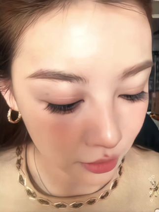 气质又显发量的牡丹花流苏抓夹来啦!适合35至55岁姐姐,高级典雅大方#花朵抓夹 #羽毛发夹 #秋冬新款 #这也太好看了
