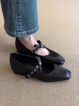 羊皮版~复古斜方头金属蝴蝶结平底小单鞋女一字带一脚蹬玛丽珍鞋#时尚美鞋 #软底软面穿上超舒服 #穿出高级感 #时尚洋气百搭 #羊皮复古方头小单鞋 @DOU+小助手