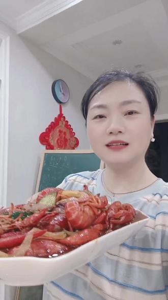 吃完满嘴留香,根本停不下来#与辉同行定制小龙虾 个大饱满厚实、鲜香Q弹、肉质细腻嫩滑爽口,好吃到停不下来#肥肥虾庄#小龙虾专场与辉同行 #与辉同行