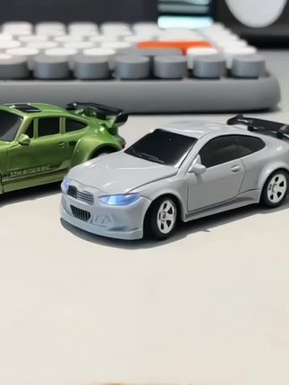 迷你蓝牙漂移遥控车~这次真的忍不住~直接把男朋友迷成制杖了,哪个小朋友能不迷糊,这是一辆通过手机app就能遥控的合金小车,精致小巧又好玩,可以让你在任何地方都能玩,动力十足,小朋友们快乐体验漂移特技的乐趣吧#RC遥控车#玩具车 #蓝牙遥控车#玩具#我要上热门