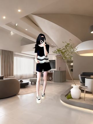#时尚穿搭 #套装两件套 #出游穿搭 #夏日穿搭