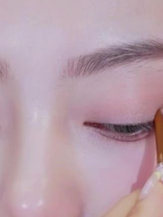 多好用手残党也能画出完美眼线的秘密就是它#眼线胶笔 #好物分享#防水防汗不晕染 #自用好物推荐 #平价好物