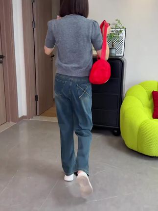 2025秋季显瘦款高腰宽松设计复古潮流阔腿爆款裤子直筒牛仔裤子女#休闲牛仔裤 #显瘦牛仔裤 #时尚牛仔裤 #牛仔裤 #直筒牛仔裤
