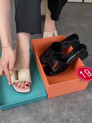 头层牛皮粗跟百搭拖鞋凉鞋#夏季凉鞋 #好物分享 #爱了爱了 #单鞋女软底 #春夏新款 @抖音广告助手 @DOU+小助手 @企业号小助手