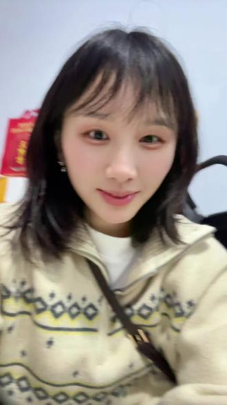 情人节不止爱情,还有对妈妈的爱。一双鞋陪妈妈走更远的路。慢慢走,岁岁平安。#平安喜乐诸事顺遂 🥰🥰😘😘