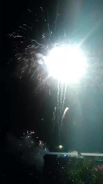 看免费烟花,看哪家的烟花好看