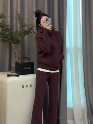 #运动套装 #显瘦穿搭 #休闲穿搭 #早秋高智感职场穿搭 #减龄穿搭