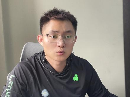 五年前的阴影,五年后的热搜:巴图鲁熔断为何引爆舆论? 白银马拉松五周年当天,
巴图鲁关门山100启动熔断机制。
但真正引爆舆论的,
或许不是熔断本身。
而是五年前那场事故留下的集体记忆。
当记忆、情绪和信息差同时出现,
一场赛事就会变成一场舆情风暴。#巴图鲁关门山越野赛 #越野赛 #热点事件 #赛事熔断 #甘肃白银山地马拉松