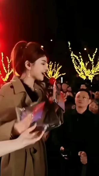 #新歌上线 #花姐一首#他日再相逢 #粉丝互动现场