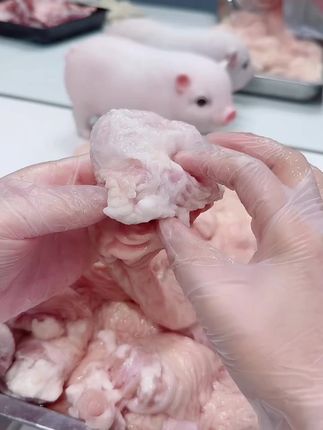 大肠头带油大:/ 肠头带钢圈5斤一单顺丰包邮 大肠头 肉质鲜嫩 肥美 #大肠头 #好吃到停不下来