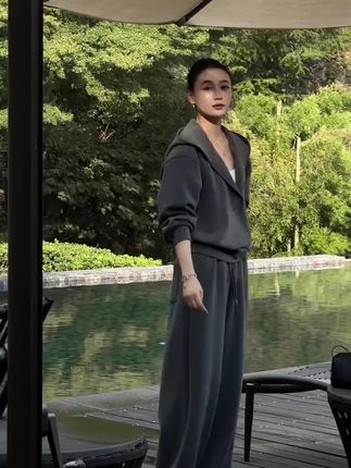 #张予曦毕雯珺真拍了红裙抱#深情眼 #张予曦 #毕雯珺