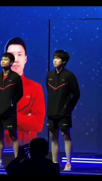 小伙立正,姑娘美#王楚钦