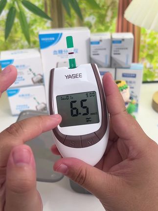 #血糖监测 #血糖仪 #血糖 血糖管理意识是真的很重要,尤其是中老年人,一定要注意管理自己的血糖