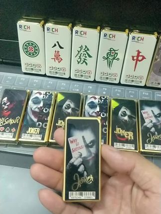 宝子们,强推这款金属打火机,外观精致,耐用又防风,火焰直冲超给力,性价比高快入手!#网红打火机 #打火机又火了 #创意打火机 #防风打火机 #打火机