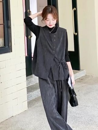 春秋通勤女式三件套 2025新款马甲打底衫阔腿裤 复古轻熟风小众搭配#马甲外套 #打底衫女 #阔腿裤女 #轻熟风穿搭 #ootd穿搭