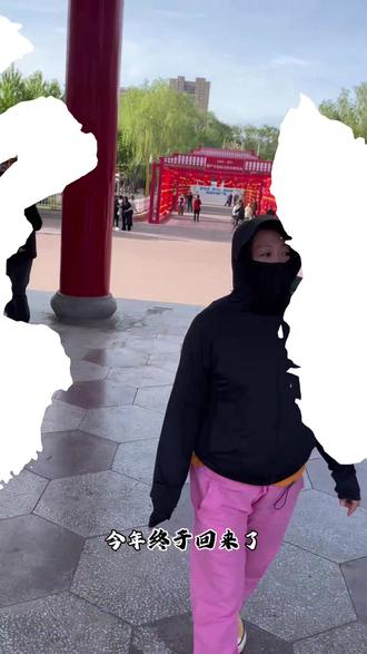 如果去庙会,你是先去拜佛祈福,还是先冲特色小吃?
👇评论区告诉我,点赞第一的美食,博主替你先吃为敬!
营口楞严寺庙会 #我的城市 #人间烟火气 #传统庙会 #辽宁旅游@79营口闲置置换