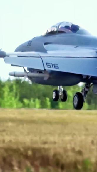 EA-18G咆哮者坠毁 #军事科普 #军事热点 #战斗机