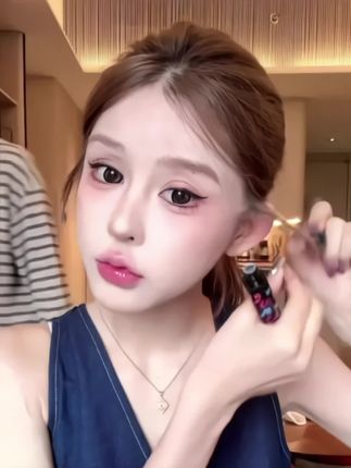 碎发神器打造精致胎毛刘海,减龄还显脸小,清爽不油腻,头发不会乱糟糟!#拯救发际线 #美出高级感 #发型 #胎毛刘海