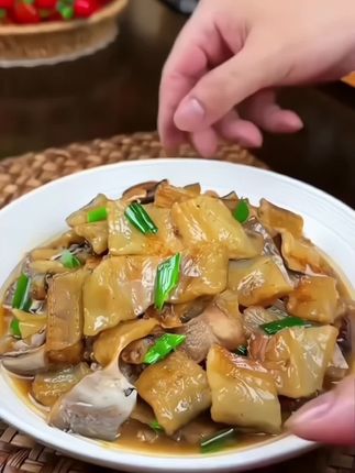 新鲜淡晒鳗鱼干,肉厚肥美,可清蒸也可香煎,家里招待客人是一道妥妥的美味下饭下酒菜#鳗鱼干 #海味干货 #鳗鱼干家常做法 #地方特色美食 #快来一起尝个鲜