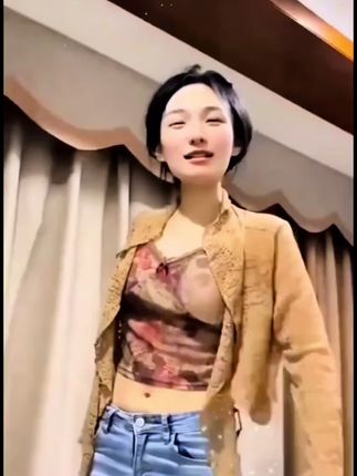 未来产业爆发在即,普通人如何抢占先机?中美脱钩,普通人如何避险?当AI学会“算计”钱,银行还需要人类吗?#财经 财经#商业 商业#AI AI#市场 市场