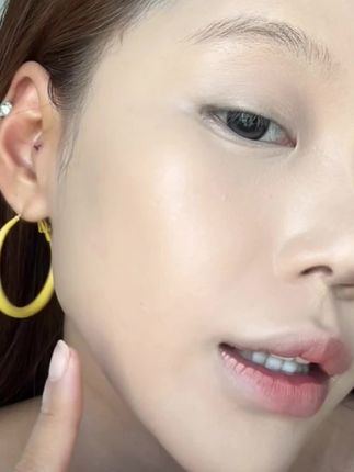 #郭小妞粉扑 这个粉扑学化妆太适合新手了 吧!!关键还贼好用!!还不吃粉的粉扑 选奶咖色更柔软!!#化妆工具#新手化妆教程 #粉扑推荐学生党平价安利