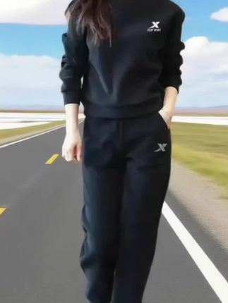 . 穿对运动套装,出门才够自在!特步这款休闲速干套装太懂需求:透气速干面料,活动无束缚,出街、健身、遛弯都能hold住,轻松解决穿搭难题。想要省心又显气质,这款别放过~ #特步 #休闲运动套装 #舒适穿搭 #气质穿搭 #谁穿谁好看