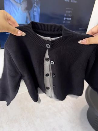 超帅气假两件小毛衣,超酷超酷的,#高品质童装 #只做高品质 #谁穿谁好看