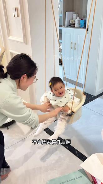 5分钟搞定室内秋千!免打孔超方便! 大热天的在家也能玩秋千啦!#宝宝玩具 #室内秋千 #带娃神器 #秋千吊篮 #解放双手神器
