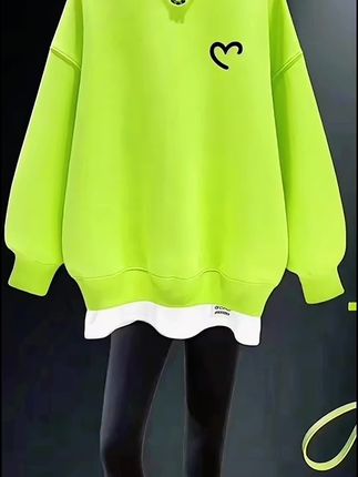 太爱这款卫衣了,爱美女孩必备#今日穿搭 #谁穿谁好看系列 #运动服 #时尚休闲穿搭 #卫衣搭配