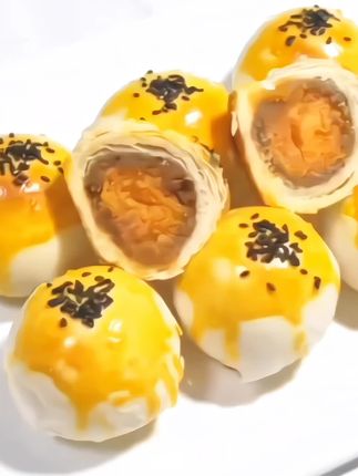 超便宜超划,9.9到手35包,满满一大箱#蛋黄酥 #雪媚娘蛋黄酥 #好吃到停不下来 #妈呀太好吃了 #大人小孩都爱吃