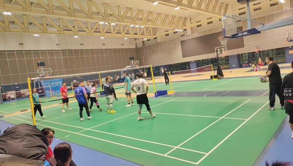 “没有弧度”就一定犯规吗?#两米线外无下压 #规则要点 #气排球