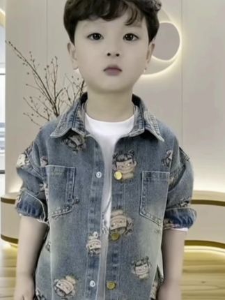 卡通软牛仔休闲外套,洋气百搭时尚潮流! #春秋穿搭 #潮童穿衣搭配 #童装搭配每日更新#软牛仔套装
