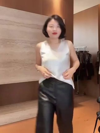 休闲显瘦宽松百搭秋冬九分裤皮裤3145#轻奢女装#不挑年龄不挑身材#显瘦穿搭#气质穿搭#时尚穿搭