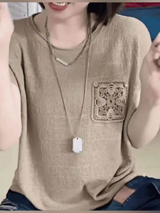 2025夏季新款女士装盘花纽扣口袋短袖纯色宽松圆领洋气打底衫。#谁穿谁好看 #夏季穿搭 #简约穿搭 #高级感穿搭 #休闲减龄穿搭 。