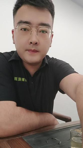电动汽车维修,其实没你想的那么贵! 最近发现好多朋友都觉得电车维修费特别高,其实真不是这样~
现在修电车的师傅挺多的,维修店也到处都有,加上厂家的质保政策,好多小问题都能快速搞定。而且维修的时候能很快锁定问题,成本自然就低下来了。
建议咱们车主平时可以多了解点基础常识,遇到小问题先自己网上了解一下,能避免不少没必要的大修呢~#