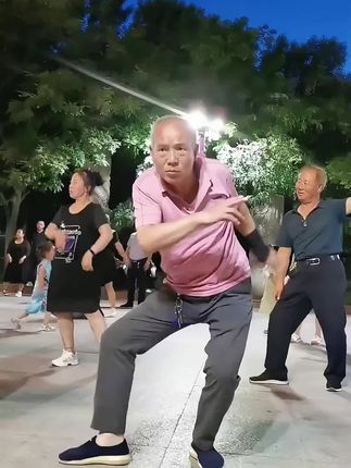 榆林老顽童广场舞