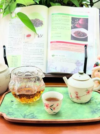 美是什么? 美是三月的风,是六月的雨, 是九月的天,是十二月的雪, 还有,四季的茶。#向往的生活9这样 #记录生活 #茶具好物推荐 #茶文化 #茶生活