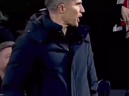 替补出场的沙奎尔范佩西连进两球秀翻球场!父亲以教练身份拍手庆祝 #范佩西 #足球 #足球的魅力 #实况足球手游 #易球成名计划