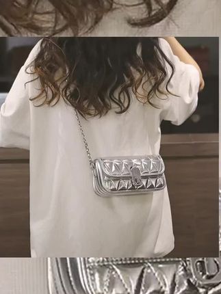 包包女2025新款超火上班通勤银色百搭精致小包小众链条斜跨包包女#包包#斜挎包#单肩包#双肩包#时尚女包
