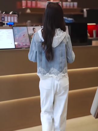 #随机穿搭挑战 #今日穿搭 #时髦精的ootd 秋季新款百搭连帽打底衫牛仔外套显瘦长裤三件套装 #素颜穿搭如何摆脱土气感 #高级感穿搭