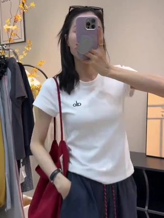 #简约穿搭 #女装穿搭 #短袖t恤 #春秋新款 #百搭上衣